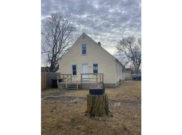 600 17th Ave, Fulton, IL 61252
