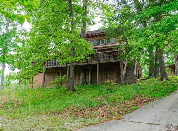 731 Pleasant Grove Road, Winfield, TN 37892