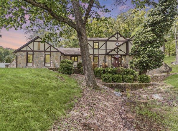 671 Carriage Court, Newark, OH 43055