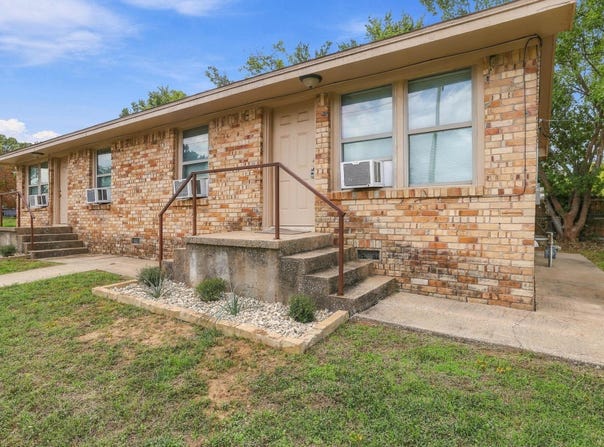 701 W Hull A & B Street, Denison, TX 75020
