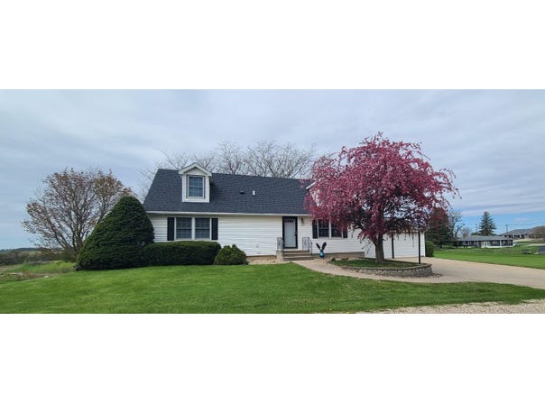 107 Rutland Street, Garnavillo, IA 52049