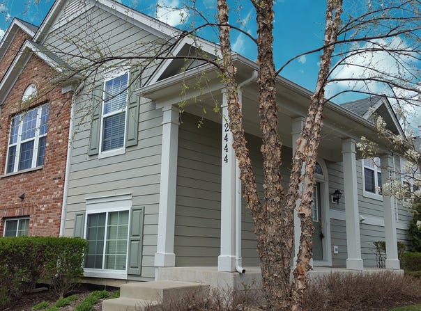 2444 Emily Lane, Elgin, IL 60124