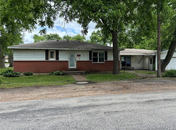 920 N Dye Street, Virden, IL 62090