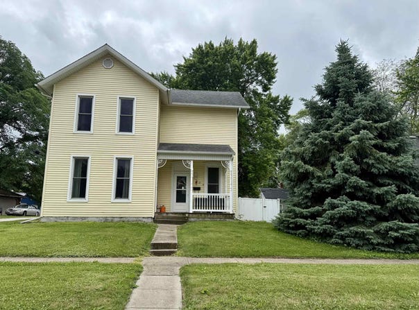 408 4Th Avenue E, Oskaloosa, IA 52577