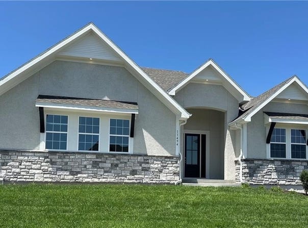 11494 S Longview Road, Olathe, KS 66061
