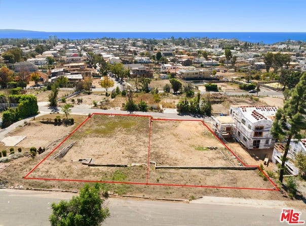 14902 Mc Kendree Ave, Pacific Palisades, CA 90272