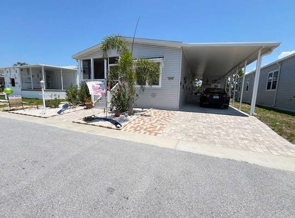 1999 Douglas Lane, Tarpon Springs, FL 34689