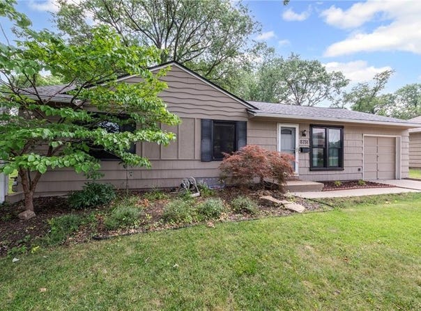 8751 Goddard Street, Overland Park, KS 66214
