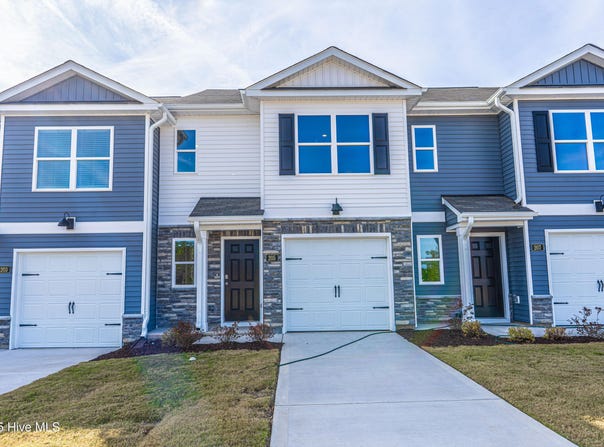 205 Maddox Drive, Aberdeen, NC 28315