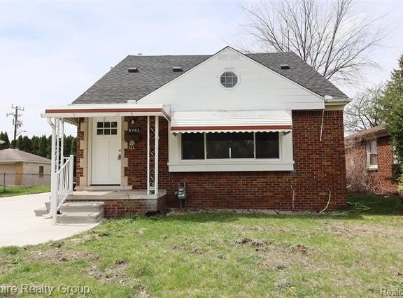 5743 N Highland Street, Dearborn Heights, MI 48127