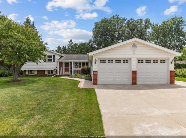 1525 E JOHN Street, APPLETON, WI 54915