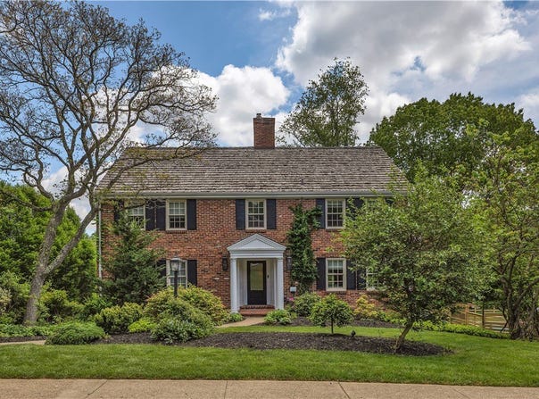 2176 Ben Franklin Dr, McCandless, PA 15237