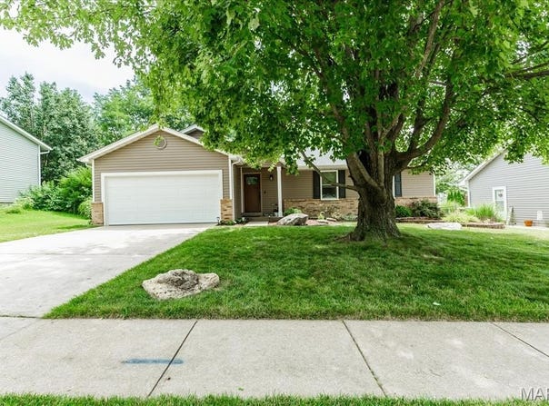 1634 Knightwood Lane, O'Fallon, MO 63366