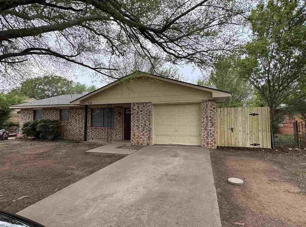 118 N Elk Dr, Cache, OK 73527