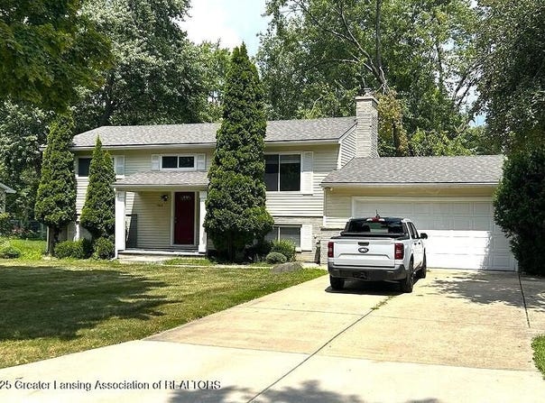 502 Gainsborough Drive, East Lansing, MI 48823