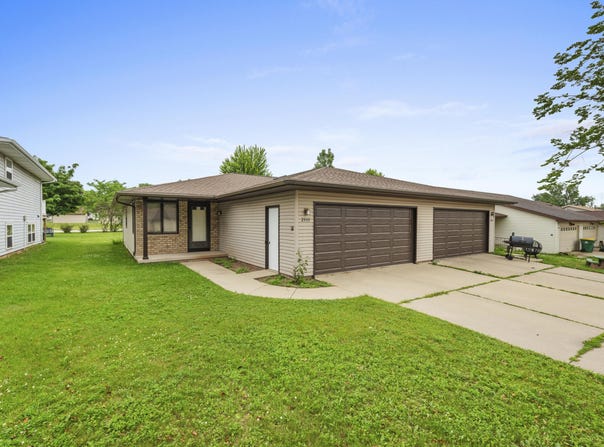 2533 Sun Ter, Green Bay, WI 54311