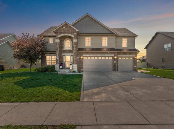 9847 Meadowrose Lane, St. John, IN 46373