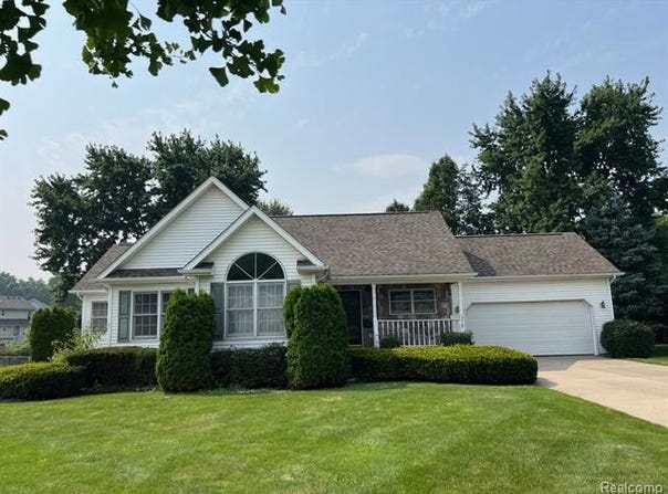 373 Mansfield Drive, Lapeer, MI 48446