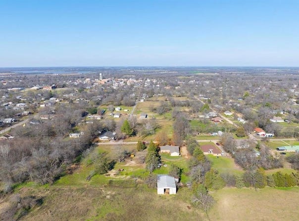 151 E Beaumont Avenue, Cooper, TX 75432