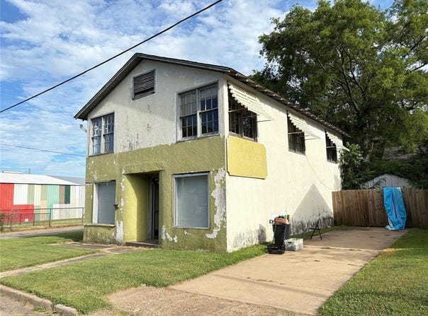 206 E 9th Street, Mount Pleasant, TX 75455