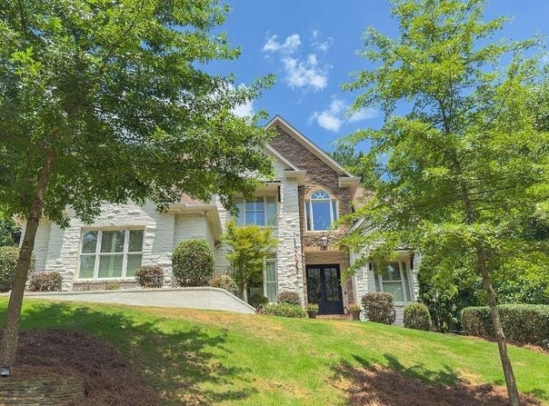 1516 PAVILLON DRIVE, HOOVER, AL 35226