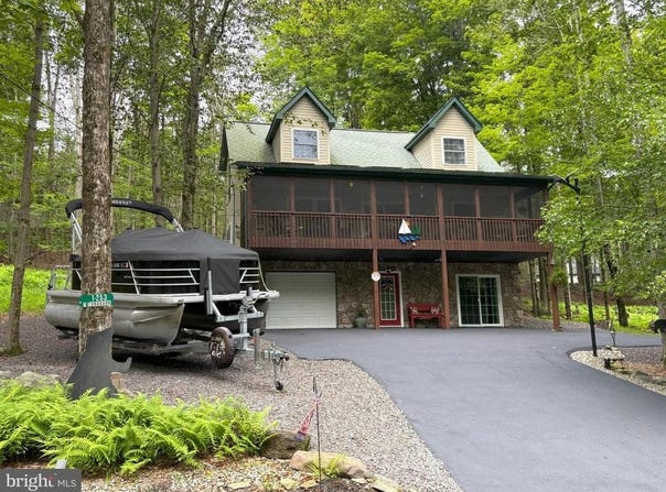 1013 TOMAHAWK ROAD, LAKE ARIEL, PA 18436