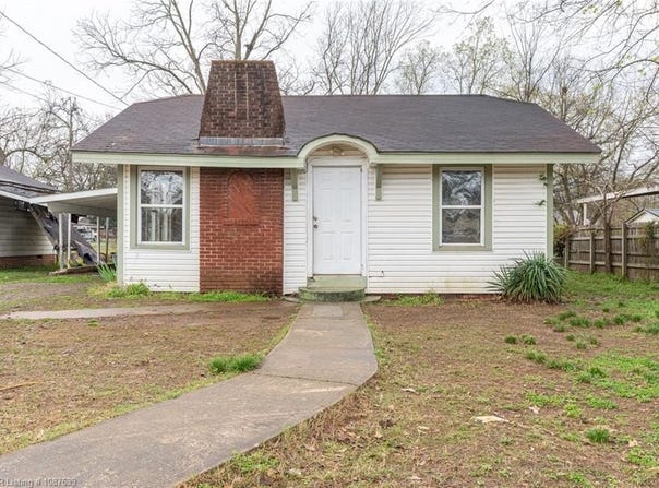 706 E Short Mountain ST, Paris, AR 72855