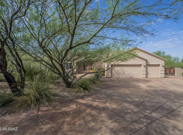 13944 S Broken Spoke Lane, Vail, AZ 85641