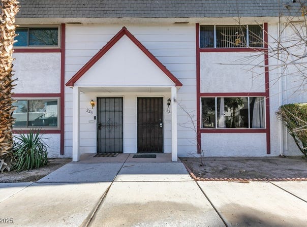 225 Pecos Way, Las Vegas, NV 89121