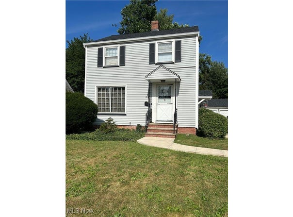 1437 Summit Drive, Mayfield Heights, OH 44124