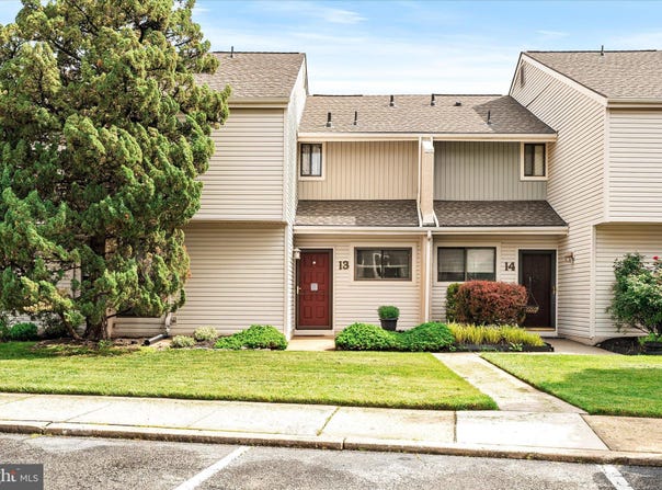 13 TULIP COURT, MOUNT LAUREL, NJ 08054