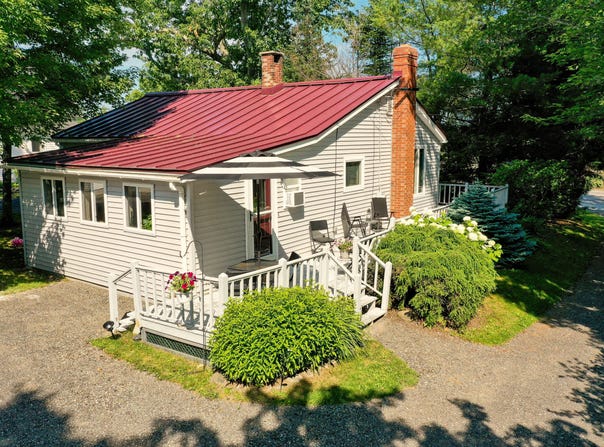 42 Swan Lake Avenue, Belfast, ME 04915