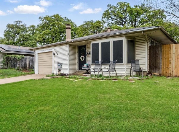 903 S Mills Drive, Euless, TX 76040