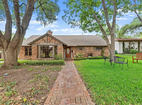 2504 Briargrove DR, Austin, TX 78704