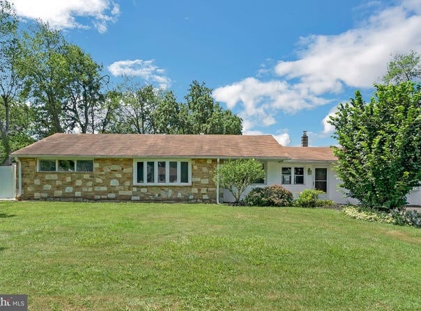1194 WAYLAND AVENUE, BENSALEM, PA 19020
