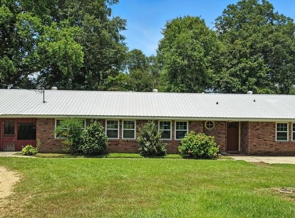317 Starkey St, Poplarville, MS 39470