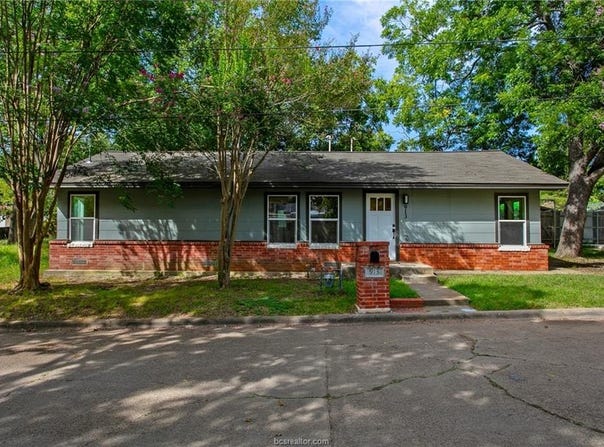 913 Travis Street, Bryan, TX 77803