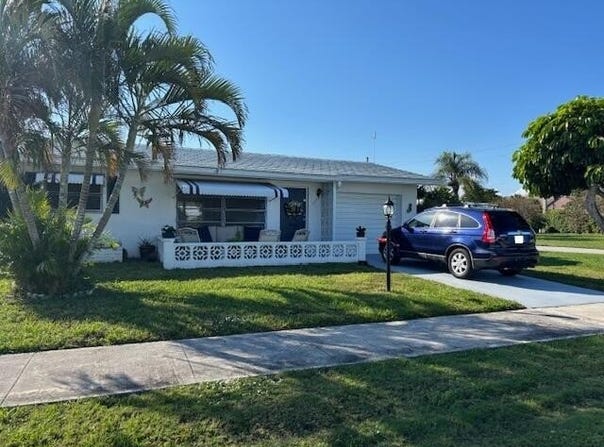 137 Leisureville Boulevard, Boynton Beach, FL 33426