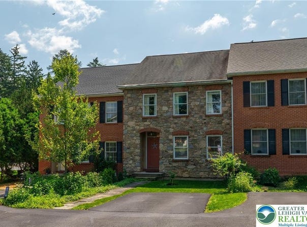 104 Garden Court, Emmaus Boro, PA 18049