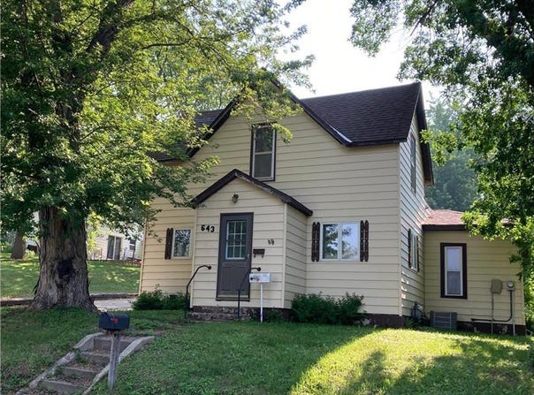 643 Miller Avenue, Windom, MN 56101