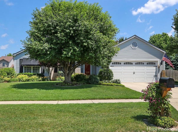 318 Inverness Trail, McHenry, IL 60050