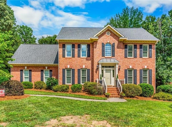105 Brookton Court, Clemmons, NC 27012