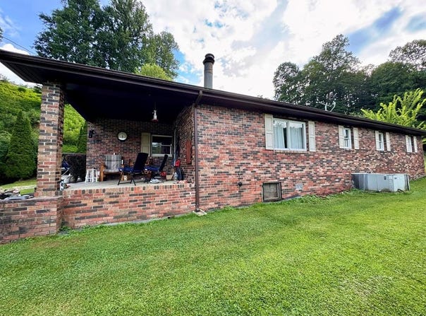 2287 Trace Road, Gunlock, KY 41632