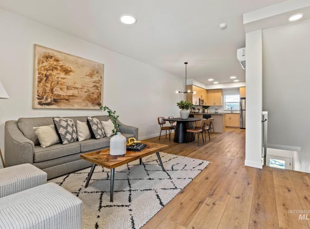 7427 W Swain Lane, Garden City, ID 83714