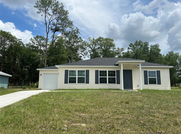 185 MALAUKA LOOP, OCKLAWAHA, FL 32179