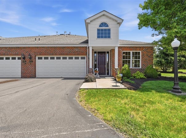 4901 Senate Ct, Adams Twp, PA 16059