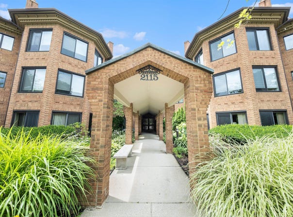2115 Nature Cove Court, Ann Arbor, MI 48104