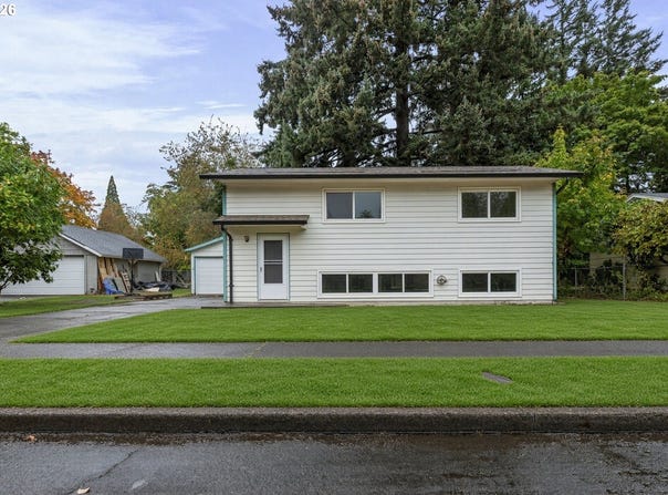 18721 SE CARUTHERS St, Portland, OR 97233