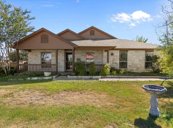 135 Parkland DR, Cedar Creek, TX 78612