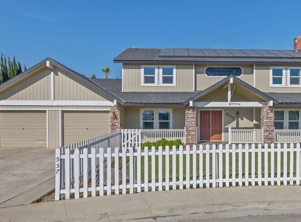 557 Beechwood Circle, Lemoore, CA 93245